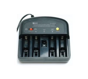 Cargador universal  R-03 – R-03 – R14 – R-20 y 9 v.